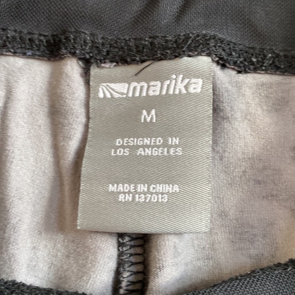 Marika Leggings cropped workout exercise animal print size medium soft capris M - Picture 2 of 6